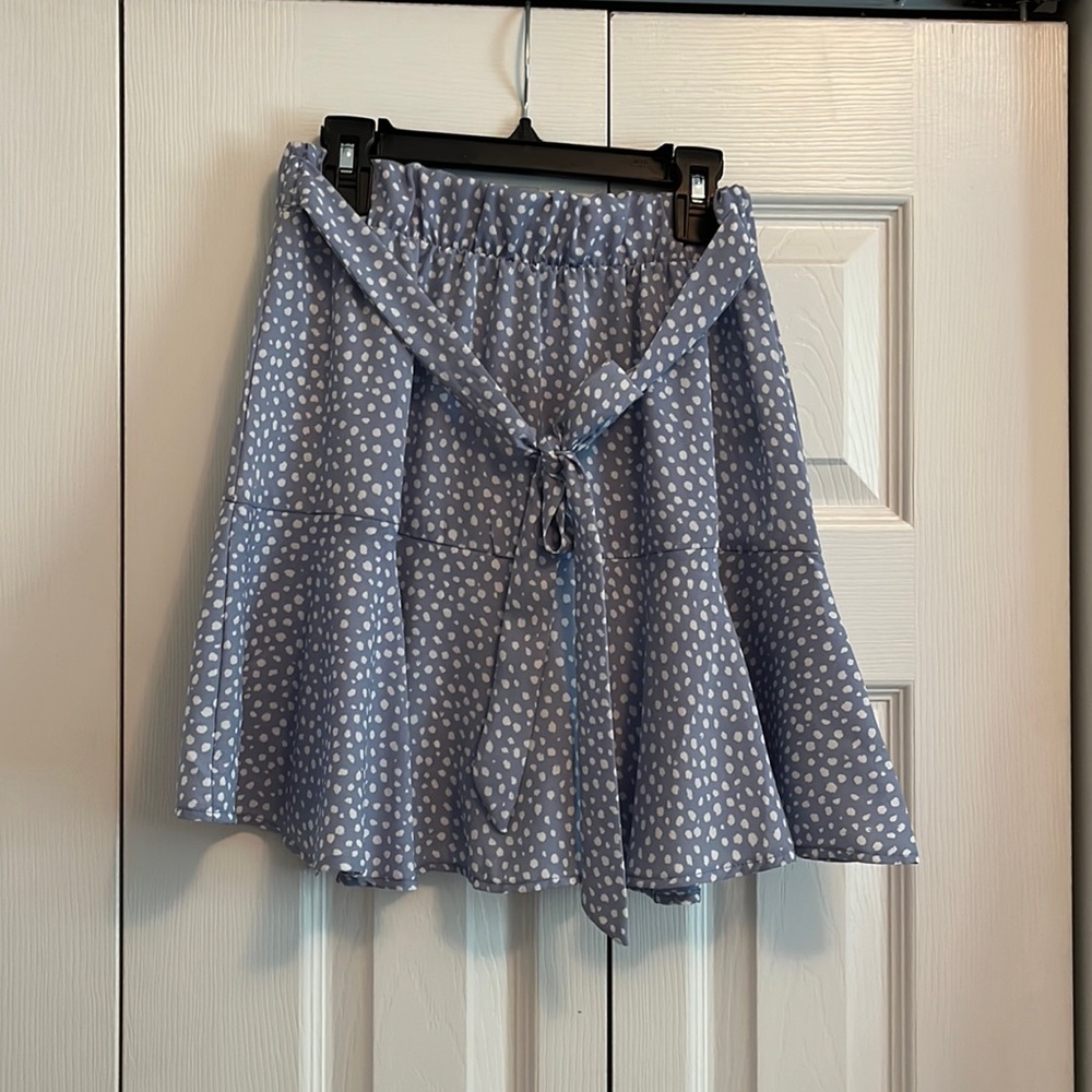 S light blue and white GeeGee skort with tie